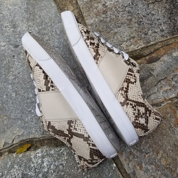 Guess Snake Animal Print Sneaker Size 7 - Picture 4 of 11